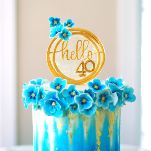 isomalt-topper-with-painted-message-cakeheads